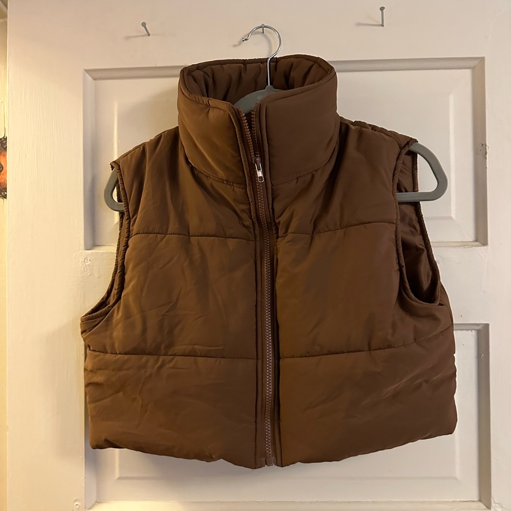 Cropped Puffer Vest